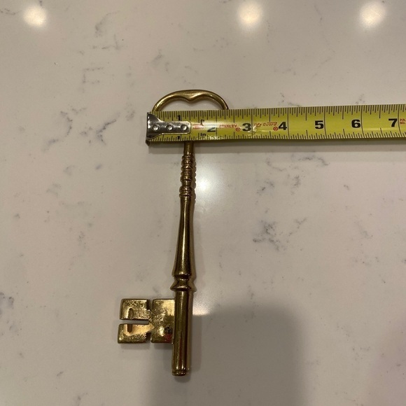 Vtg Colonial Williamsburg Brass Skeleton Key Paperweight Virginia Metalcrafters - Picture 9 of 10